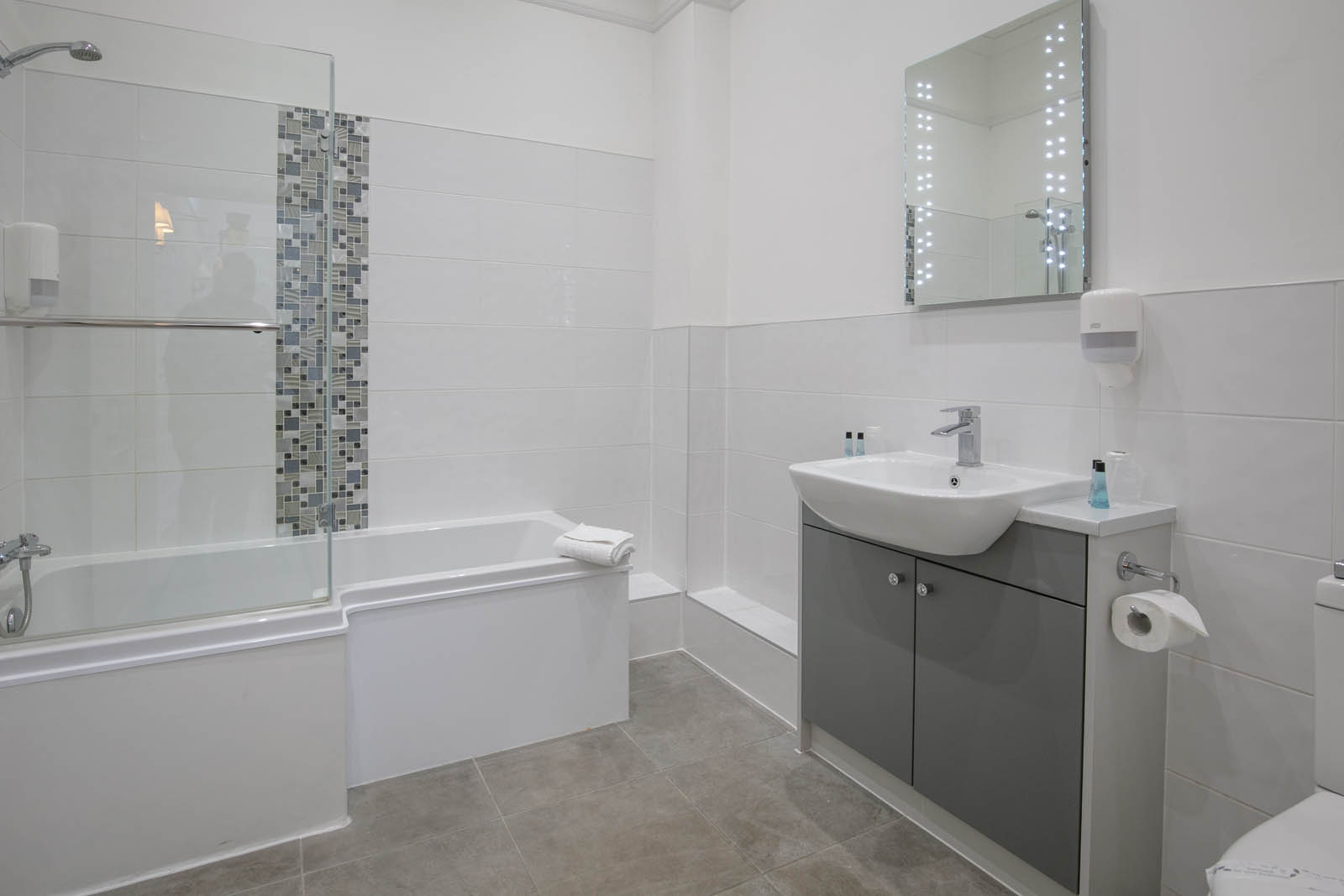 Room with a View – bathroom